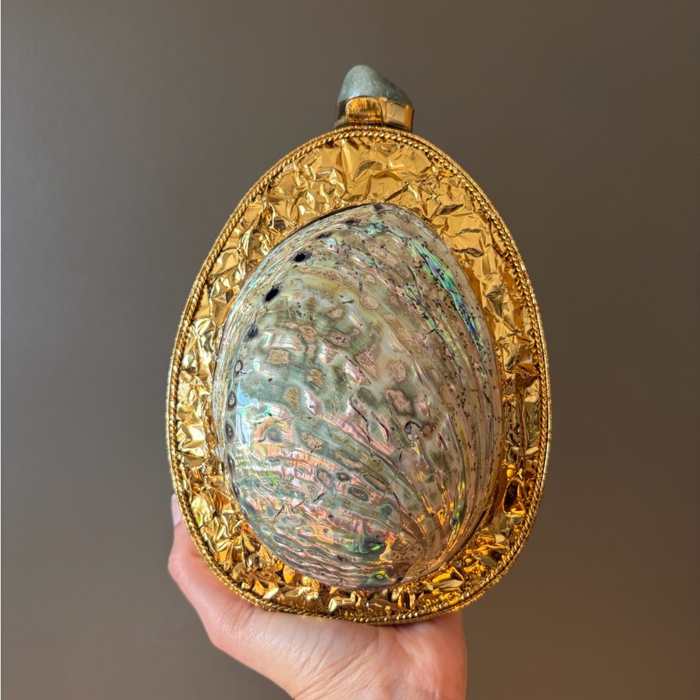 Elegant Gold and Iridescent Shell Women's Bag - Picture 2 of 7